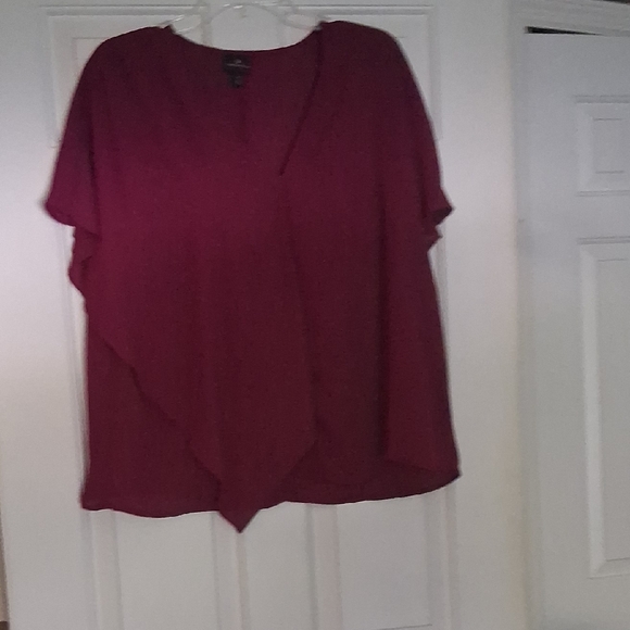 Elegant Burgundy Women's Top - Picture 1 of 5